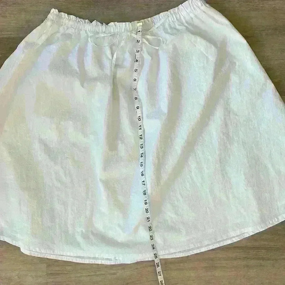 H&M Divided Nylon Circle Skirt sz L (runs large) - Picture 4 of 12